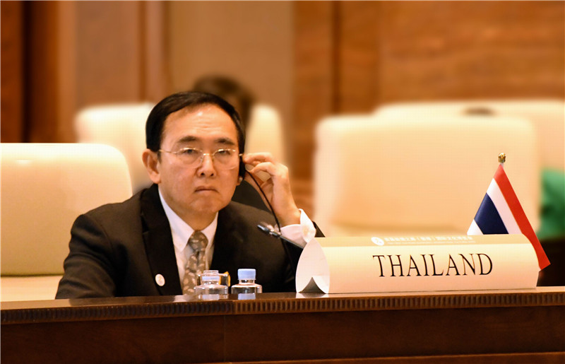 泰國文化部長威拉·洛普乍納拉演講.jpg