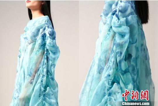 圖為設(shè)計(jì)師張春佳以九色鹿為靈感的作品。　鐘欣 攝