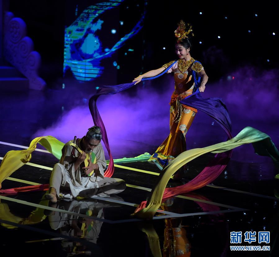 （文化）（5）甘肅紀(jì)念經(jīng)典舞劇《絲路花雨》創(chuàng)演40周年