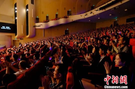 圖為座無虛席的《敦煌·慈悲頌》音樂會演出現(xiàn)場。敦煌研究院供圖