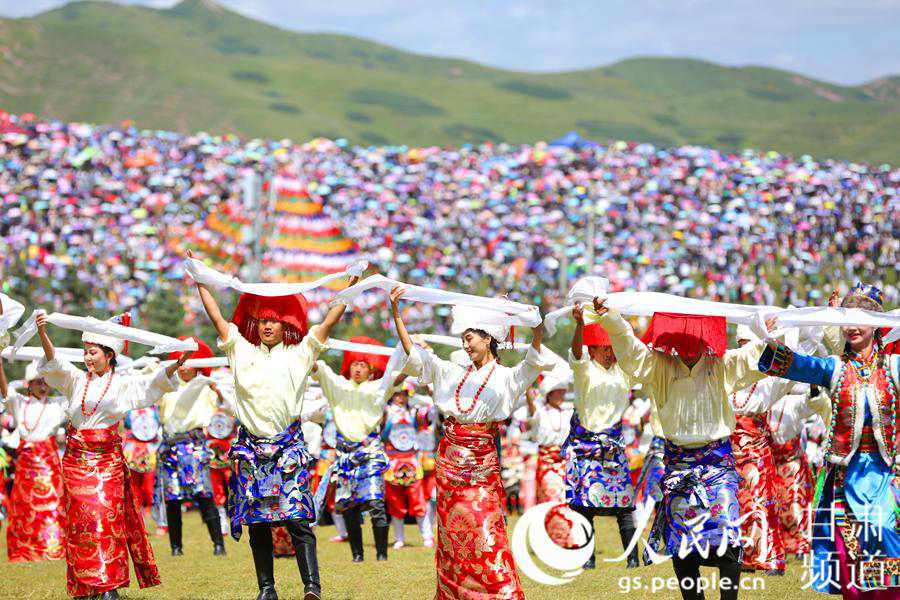 甘肅“一會(huì)一節(jié)”開幕 草原迎來夏日狂歡【4】