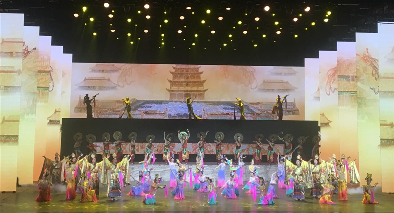 中外聯(lián)袂文藝晚會(huì)《相約敦煌·2019》.jpg